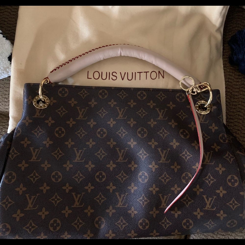 Louis Vuitton Artsy Handbag